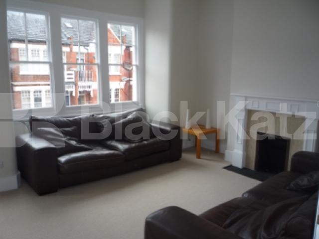 			Amazing 3 Bed With Balcony !, 3 Bedroom, 1 bath, 1 reception Apartment			 Rathcoole Gardens, Crouch End